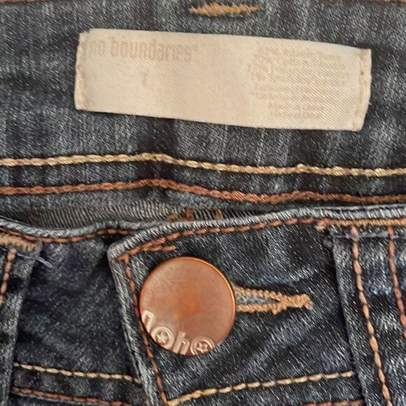 No Boundries Jeans    - Picture 4 of 8